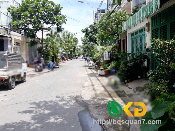 Bán nhà cũ tiện xây mới hẻm 8m 860 Huỳnh Tấn Phát quận 7.